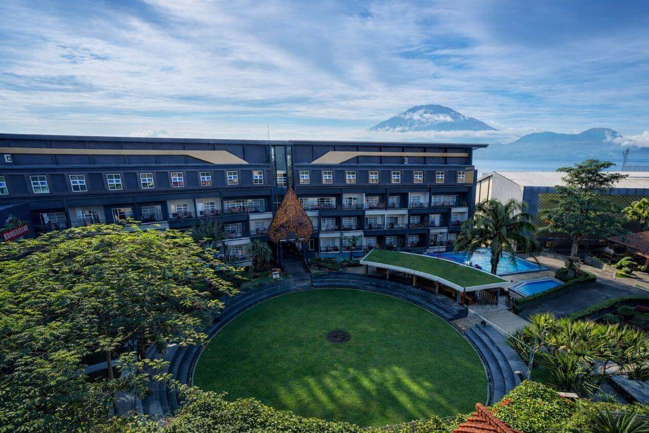 5 Resort Mewah di Jogja dengan View Merapi